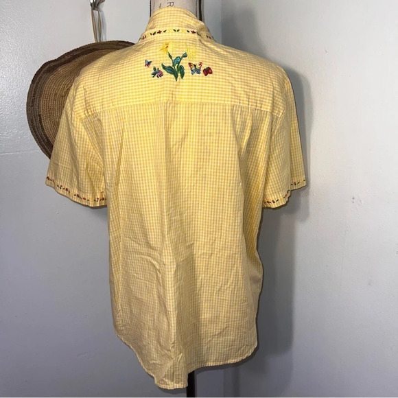 Karen Scott M,Yellow/White Checkered Embroidered butterfly flower button front - Picture 3 of 13